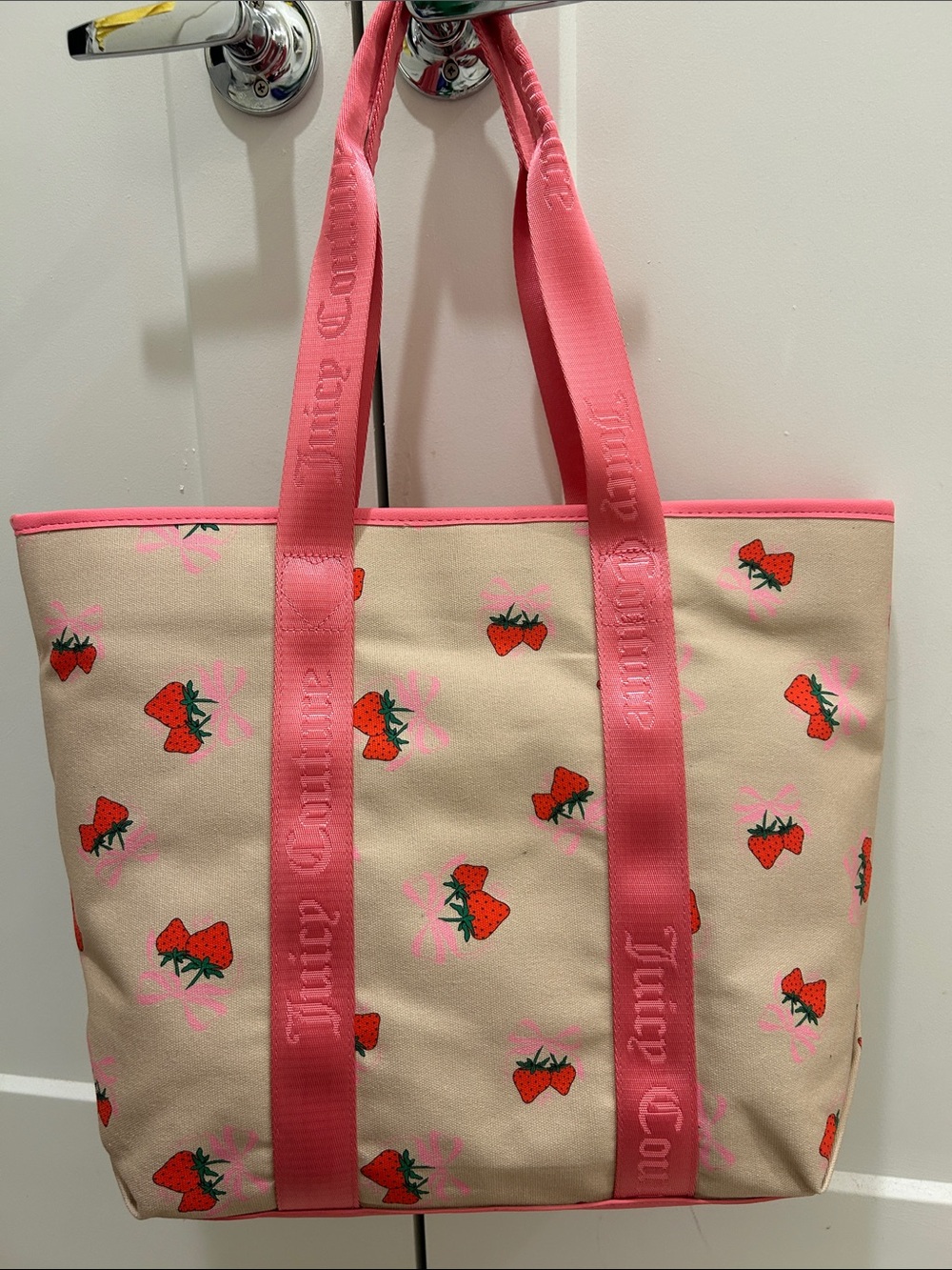 Juicy Couture Exclusive (NWT) Strawberry Festival Tote Bag - Picture 5 of 14